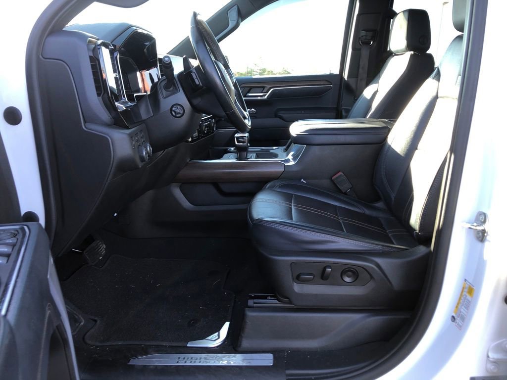 Used 2023 Chevrolet Silverado 1500 High Country image 14