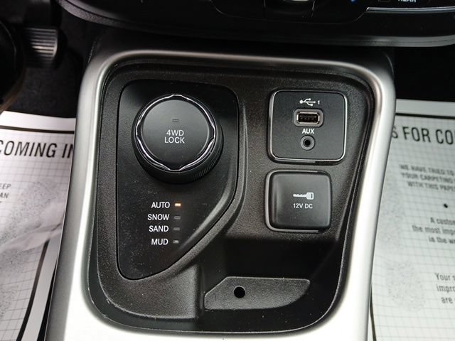Used 2019 Jeep Compass Latitude AWD/4WD image 25