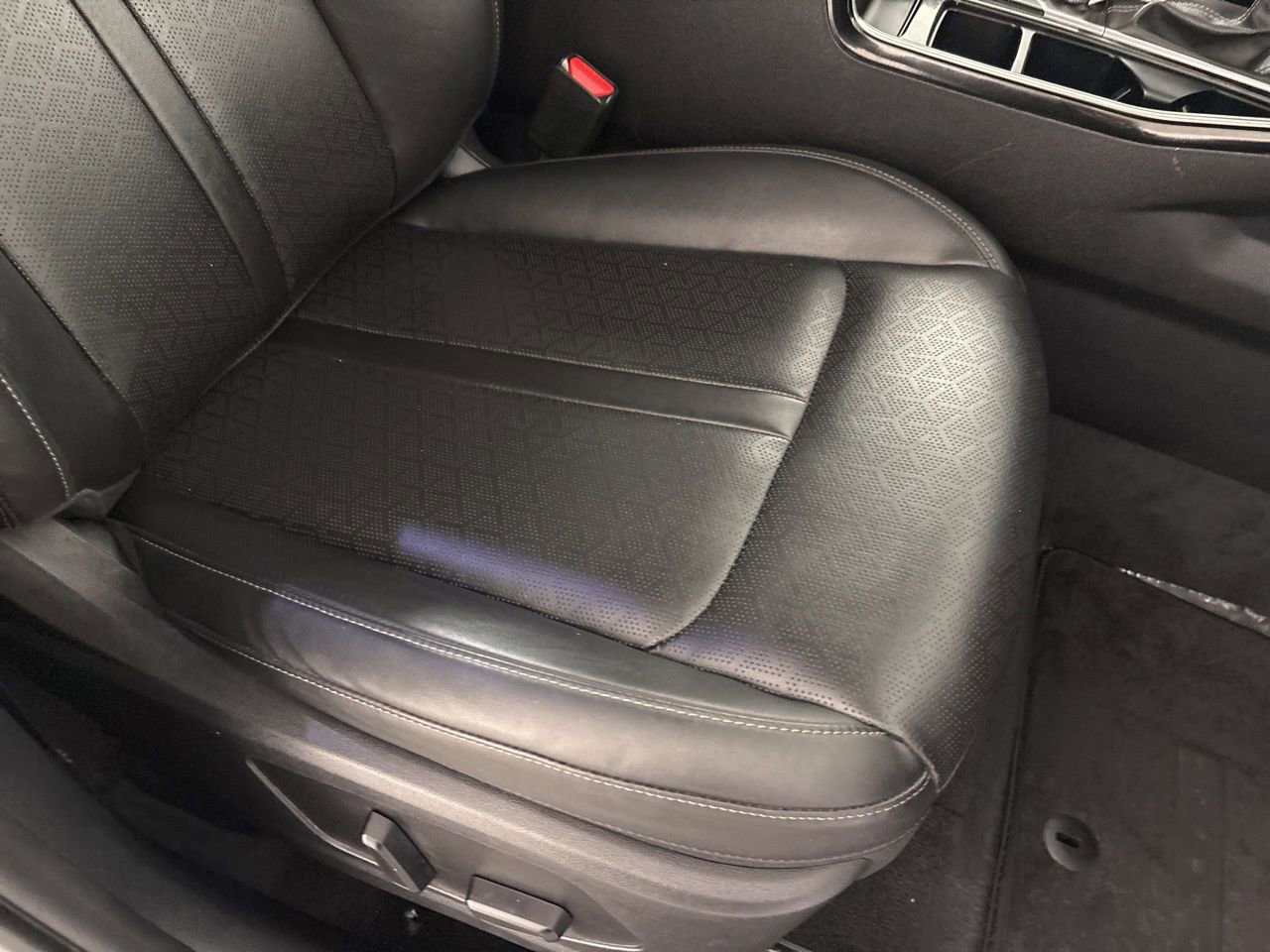 Used 2023 Kia Sorento SX FWD image 30