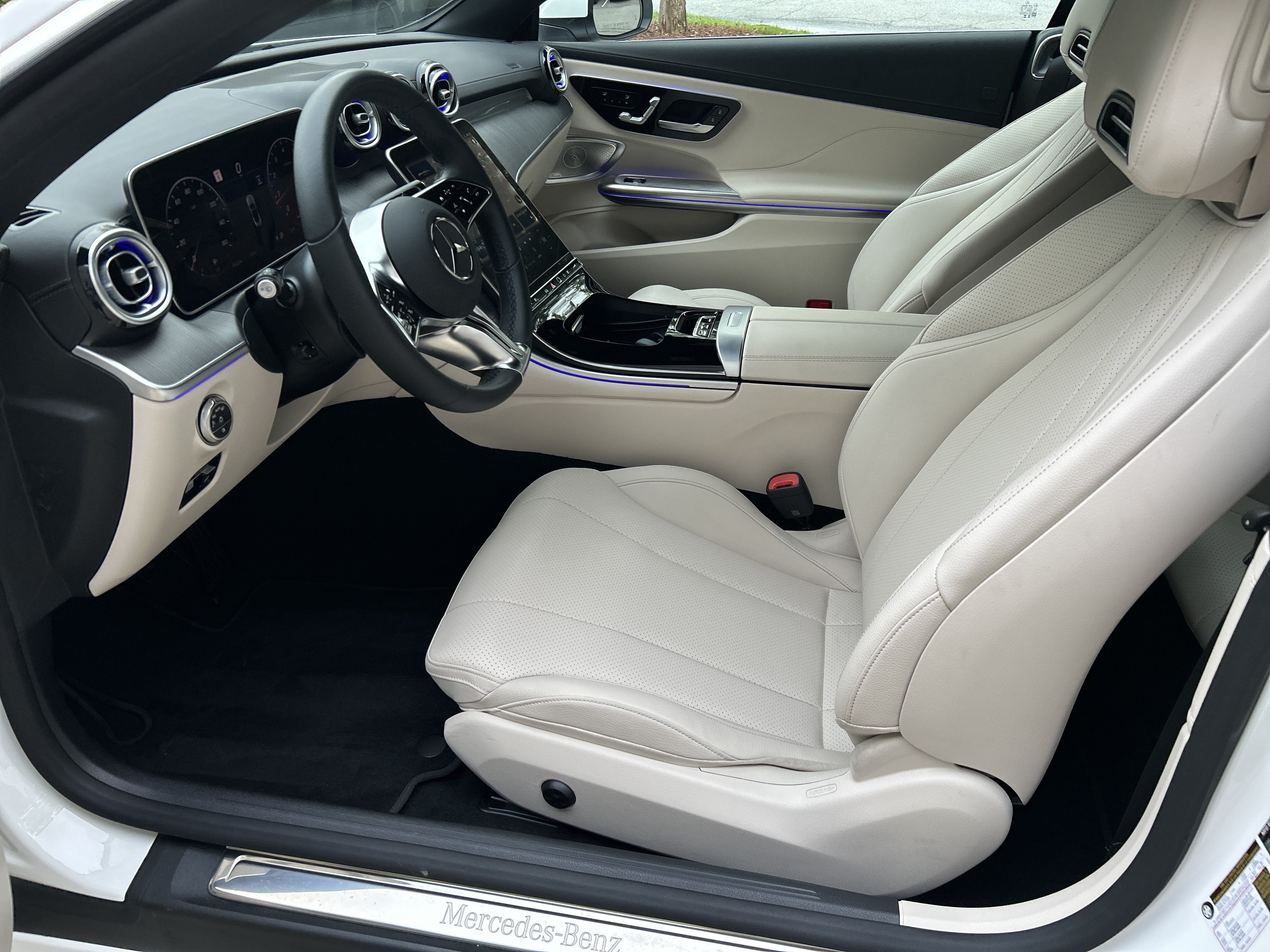 Certified 2025 Mercedes-Benz CLE 300 4MATIC Cabriolet image 32
