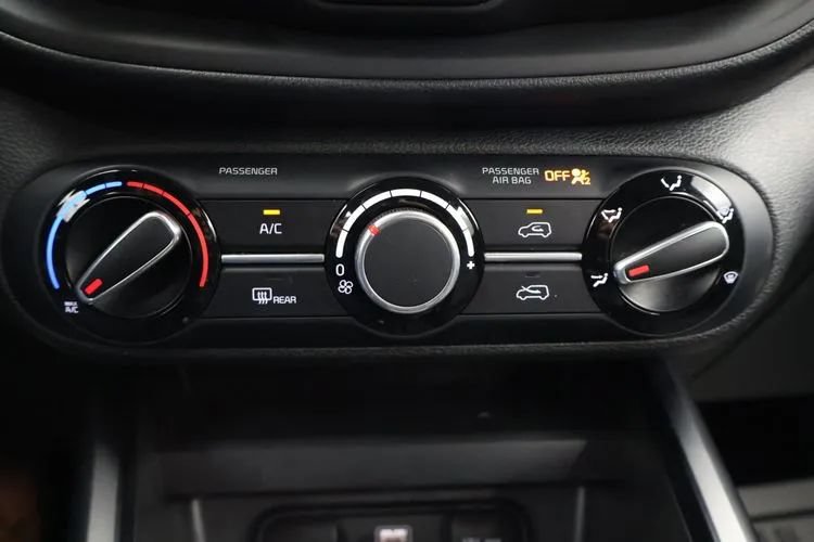 Used 2024 Kia Soul LX w/ Option Group 015 FWD image 32