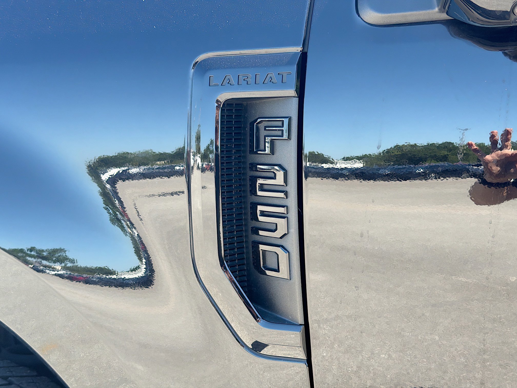 Used 2019 Ford F250 Lariat w/ Lariat Ultimate Package AWD/4WD image 11
