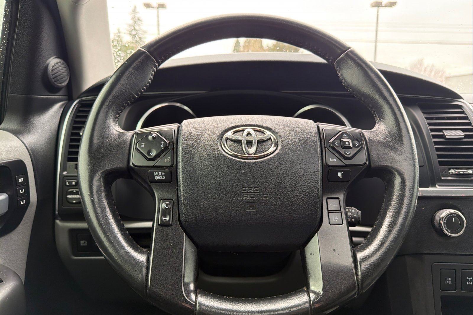 Used 2019 Toyota Sequoia Limited w/ Safety & Convenience Package AWD/4WD image 24
