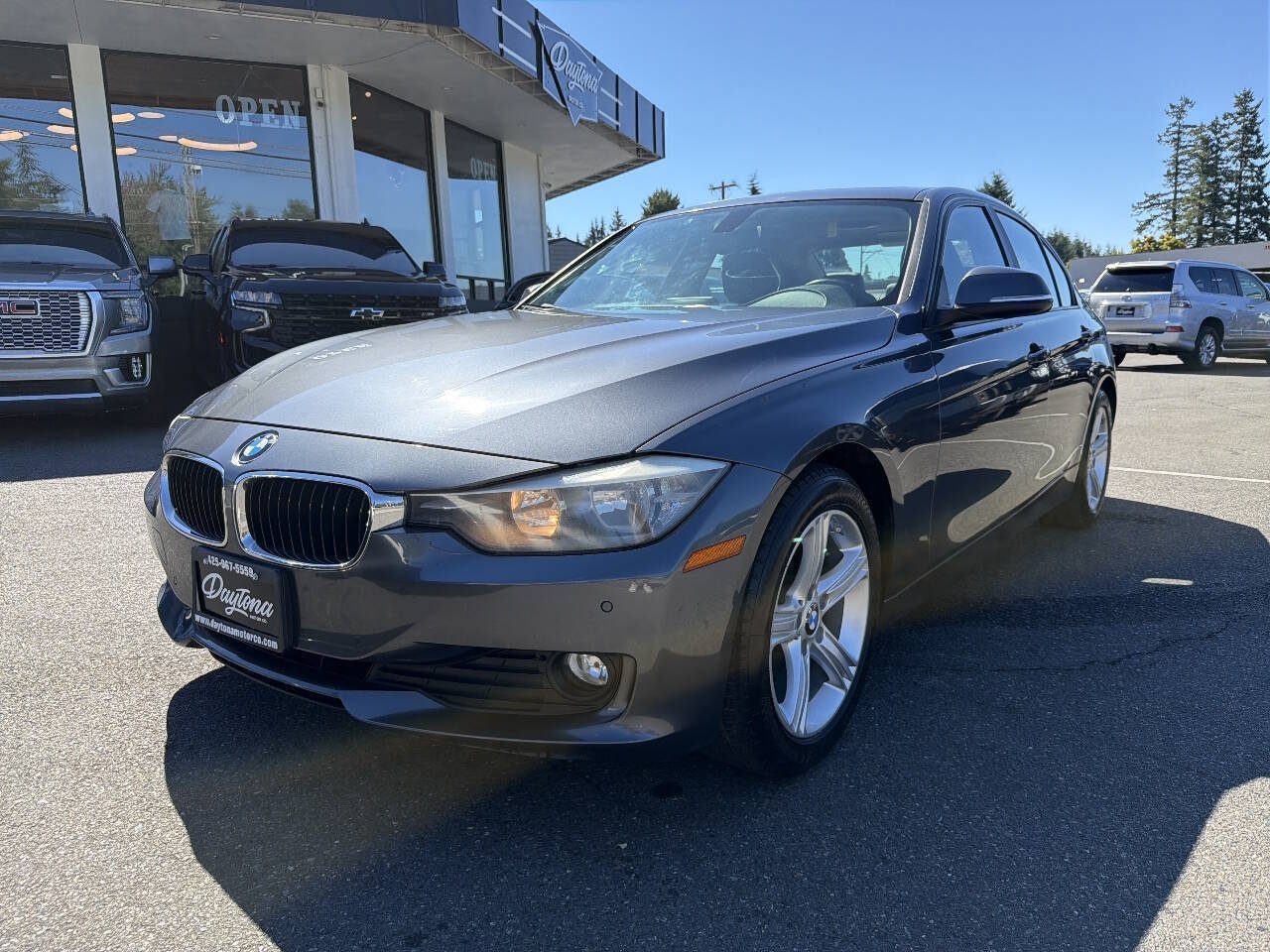 Used 2014 BMW 320i Sedan RWD image 1