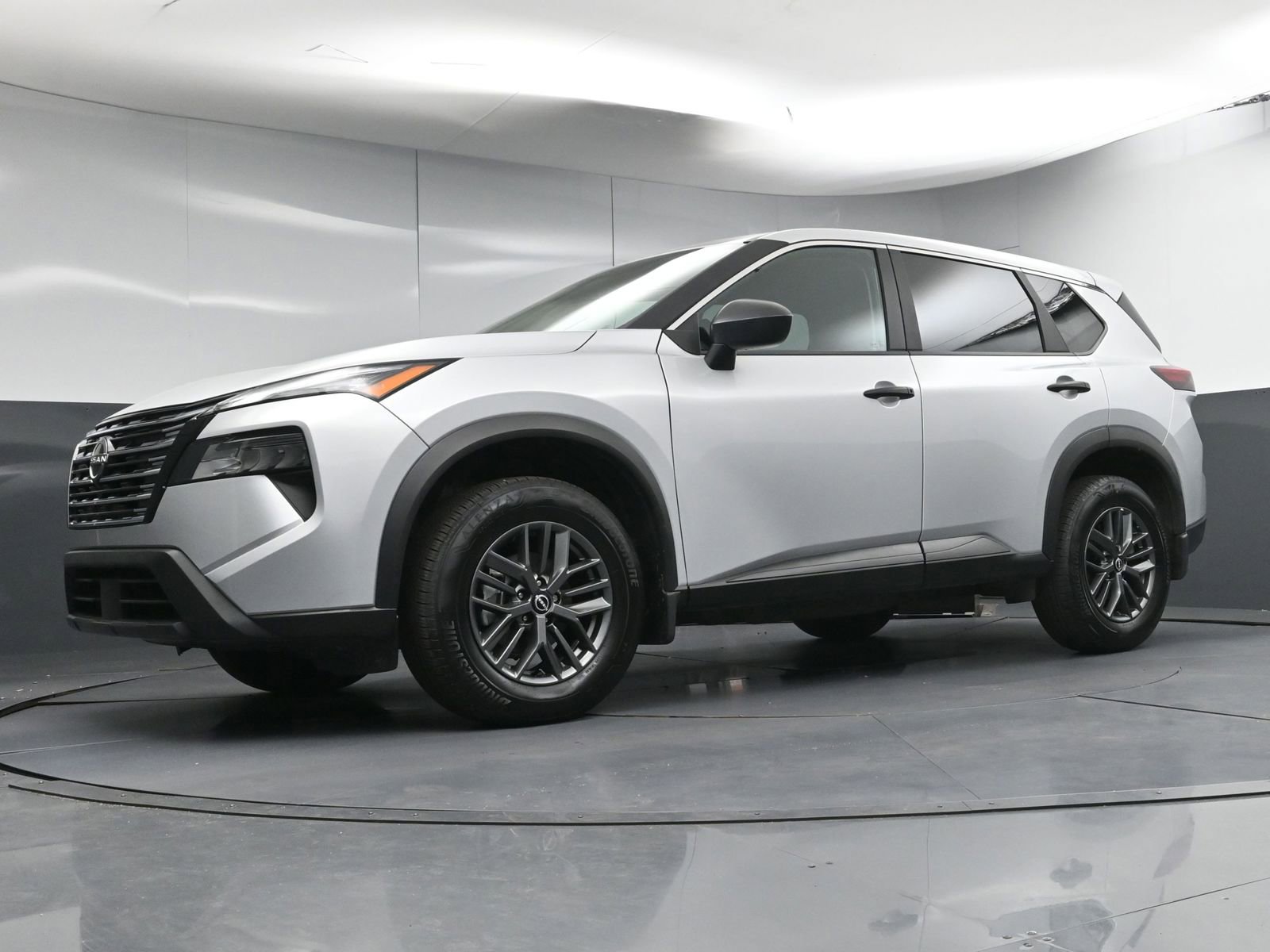 Used 2025 Nissan Rogue S image 19