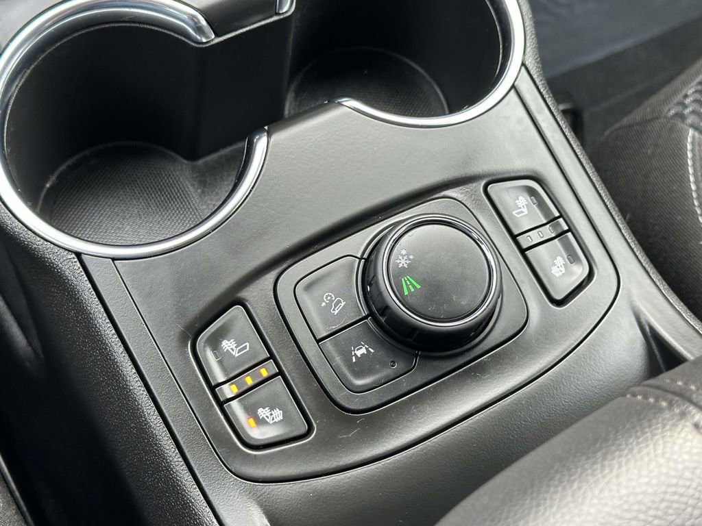 Certified 2023 GMC Terrain SLE w/ Driver Convenience Package image 28