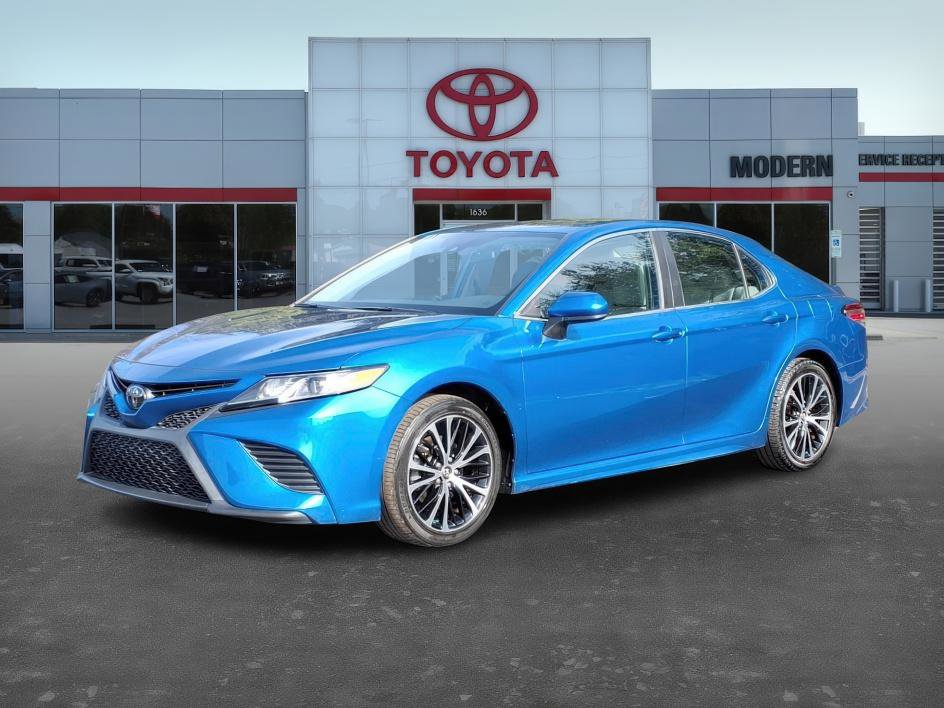 Used 2019 Toyota Camry L image 1
