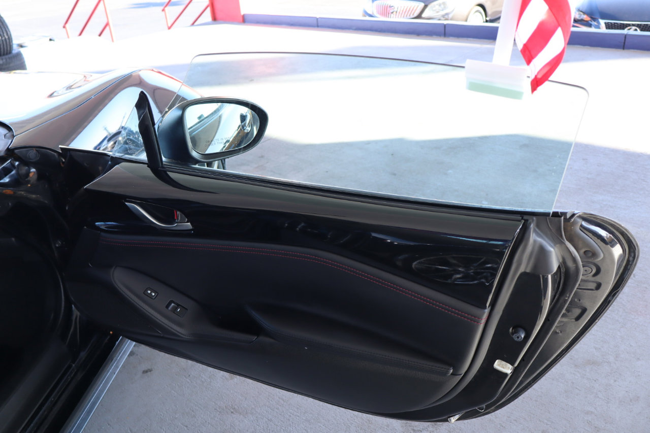 Used 2017 MAZDA MX-5 Miata RF Grand Touring image 34