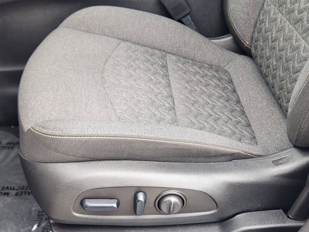 Used 2024 Chevrolet Equinox LT AWD/4WD image 23