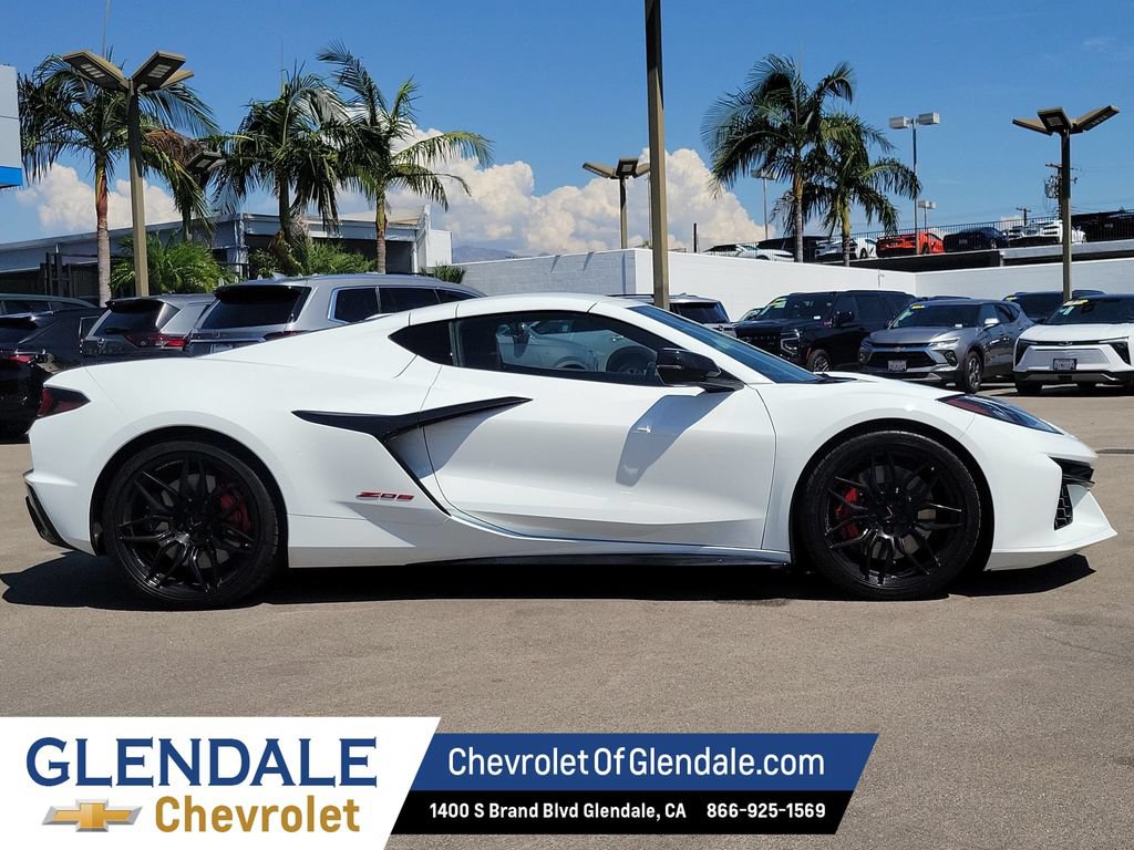 Used 2025 Chevrolet Corvette Z06 RWD image 10