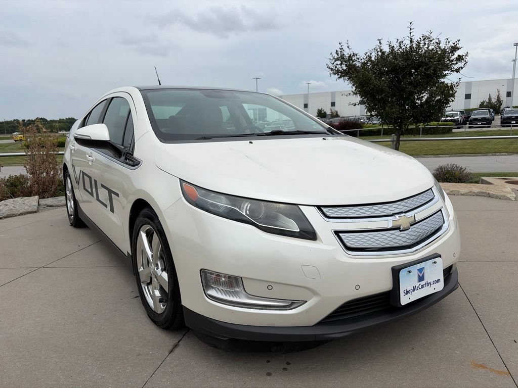Used 2012 Chevrolet Volt Premium w/ Premium Trim Package FWD image 2