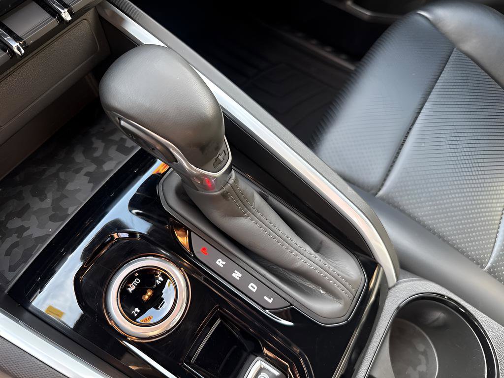 Used 2024 Chevrolet Colorado LT w/ LT Convenience Package image 31