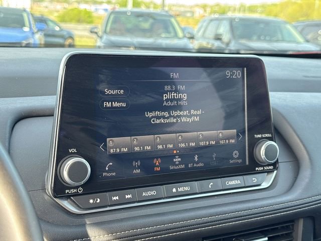 Used 2025 Nissan Rogue SV image 17