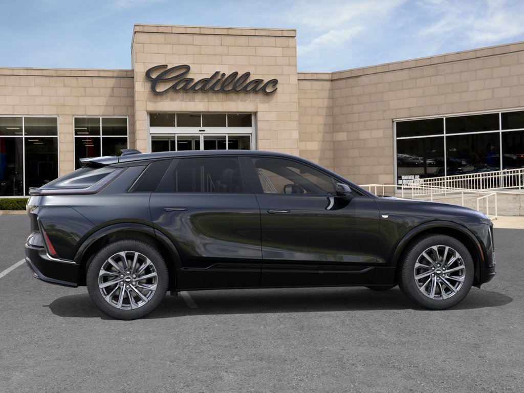 New 2027 Cadillac Lyriq Sport w/ LPO, Floor Liner Package AWD/4WD image 7