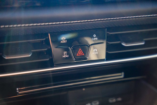 New 2026 Volkswagen Atlas SEL Premium R-Line image 18