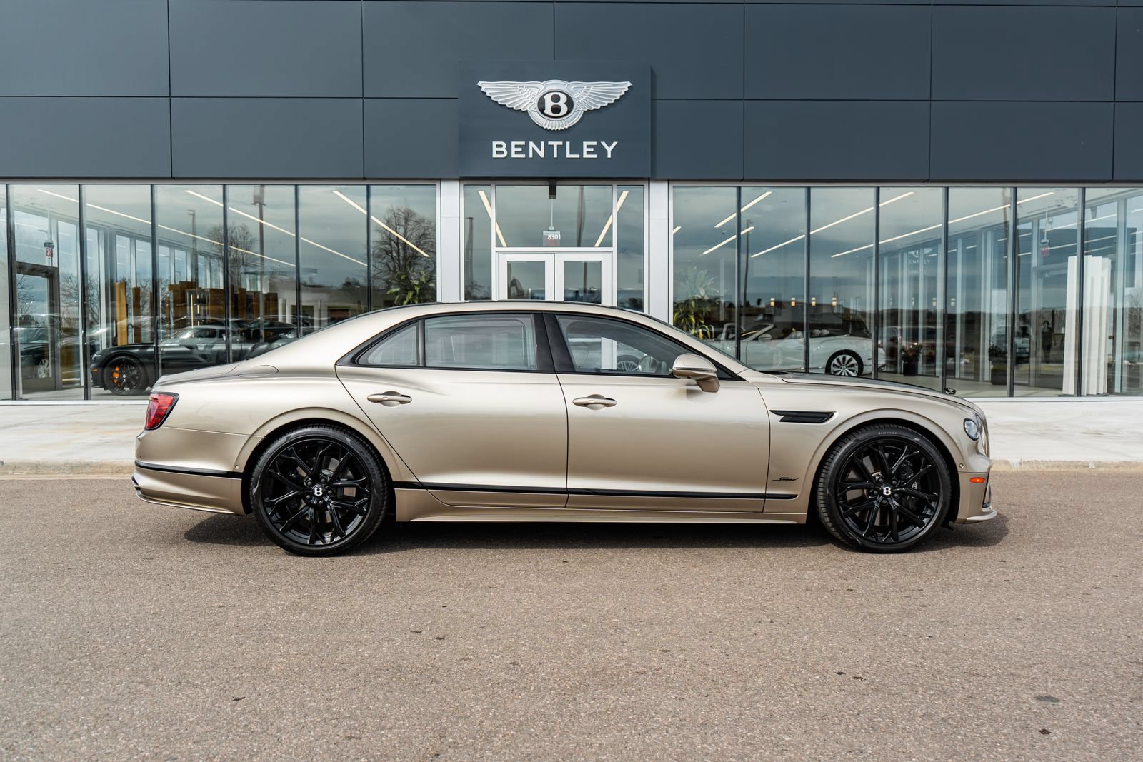 Certified 2025 Bentley Flying Spur Plug-In Hybrid AWD/4WD image 14