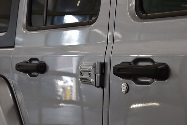 Used 2018 Jeep Wrangler Unlimited Sahara image 18