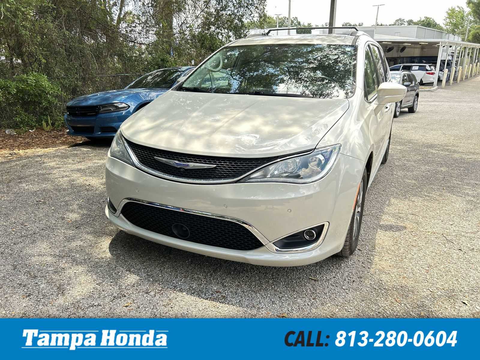 Used 2020 Chrysler Pacifica Touring-L Plus FWD image 1