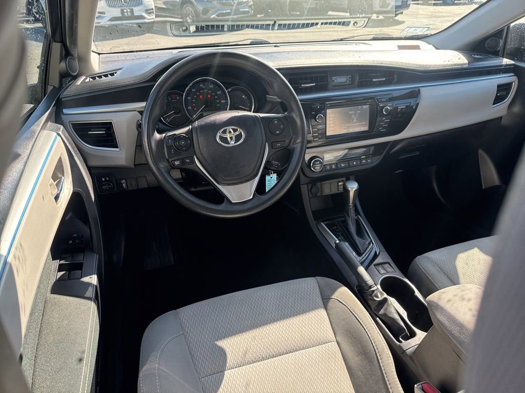 Used 2015 Toyota Corolla LE image 18