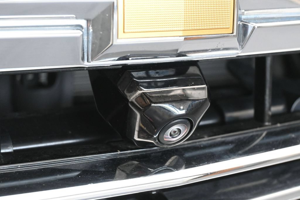 Used 2026 Chevrolet Suburban Premier AWD/4WD image 53