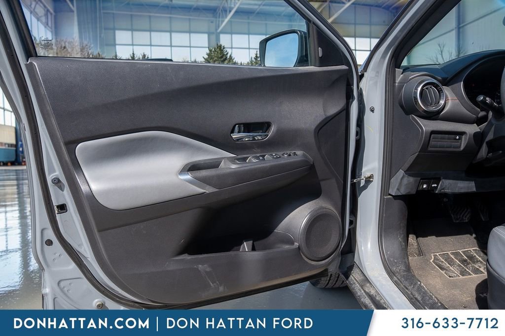 Used 2021 Nissan Kicks SR w/ SR Premium Package image 13