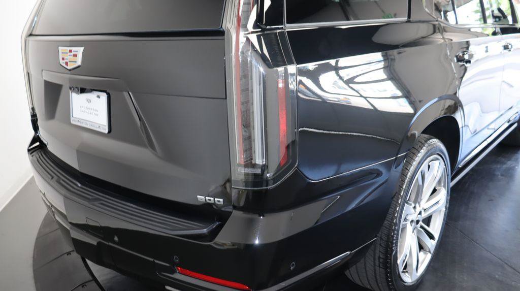 Certified 2025 Cadillac Escalade Sport Platinum AWD/4WD image 16