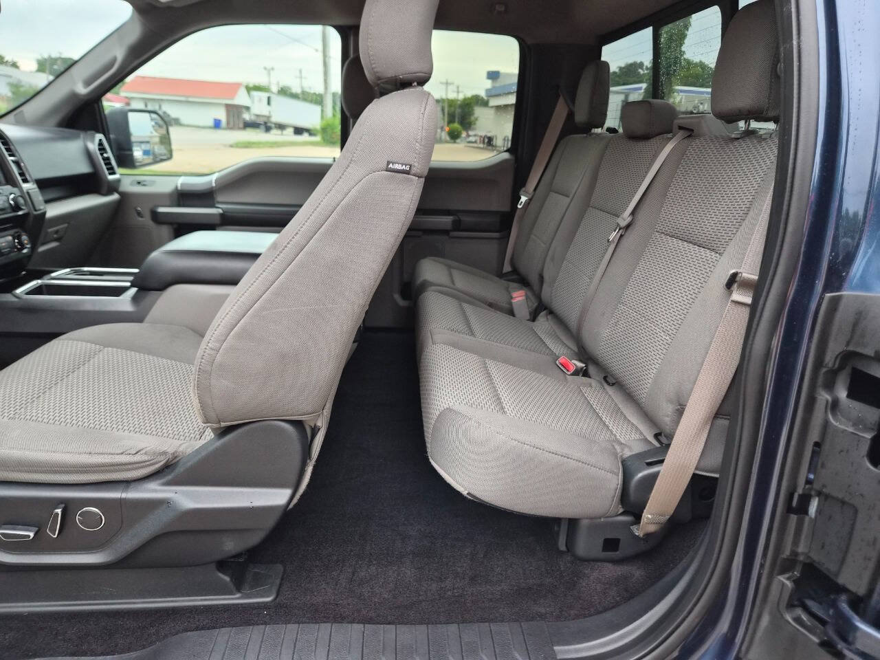 Used 2016 Ford F150 XLT w/ Equipment Group 302A Luxury AWD/4WD image 10