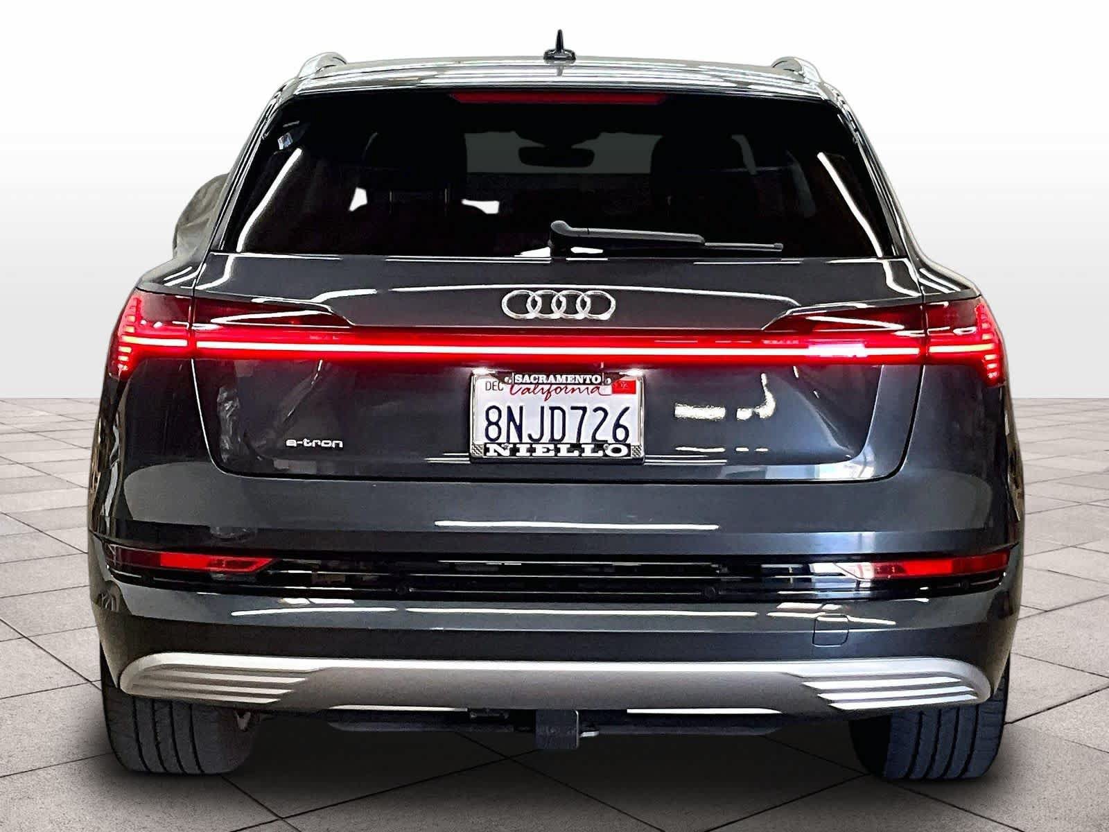 Used 2019 Audi e-tron Prestige w/ Prestige Package AWD/4WD image 8