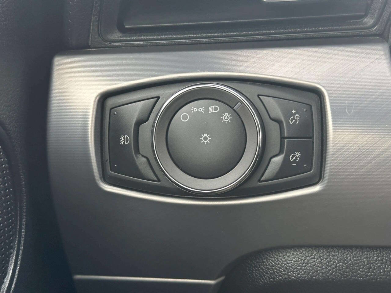 Used 2019 Ford Mustang Premium RWD image 28