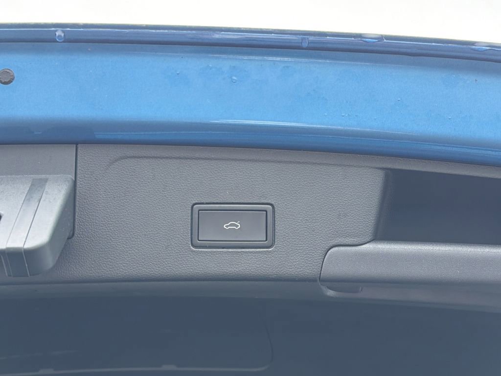 Used 2024 Volkswagen Atlas Cross Sport SE image 16