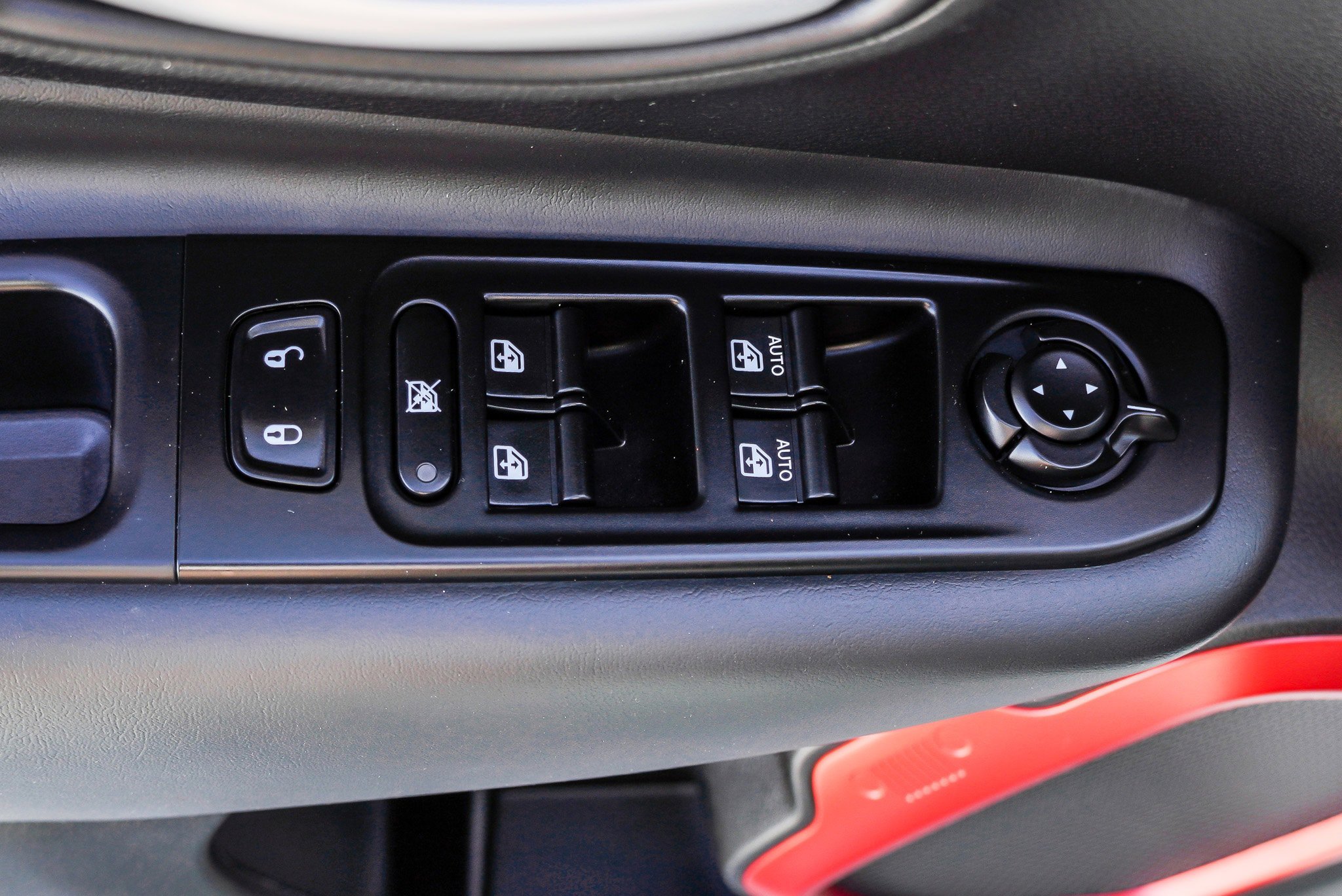 Used 2023 Jeep Renegade Trailhawk w/ Trailhawk Elite Group AWD/4WD image 19