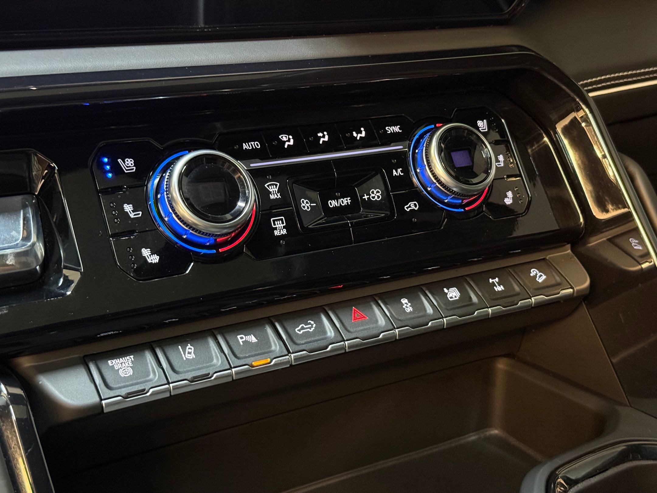 Used 2024 GMC Sierra 2500 AT4X w/ AT4X AEV Edition image 32