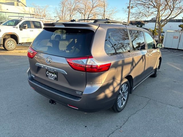 Used 2020 Toyota Sienna XLE image 6