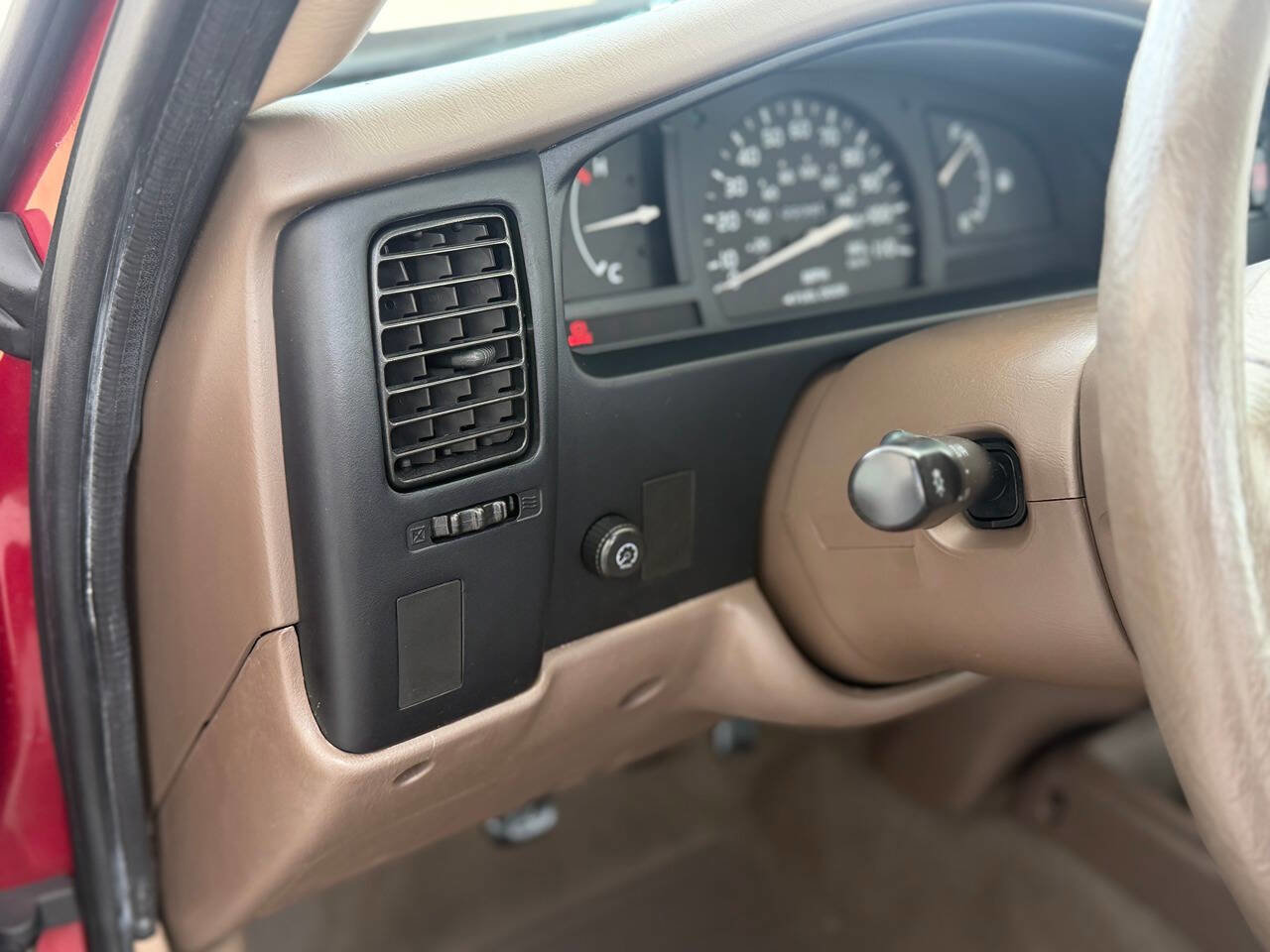 Used 2002 Toyota Tacoma 2WD Regular Cab image 33