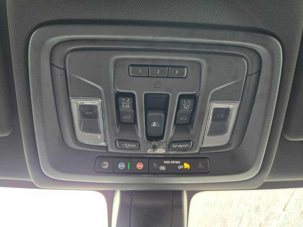Used 2021 Chevrolet Silverado 1500 High Country w/ Technology Package AWD/4WD image 24