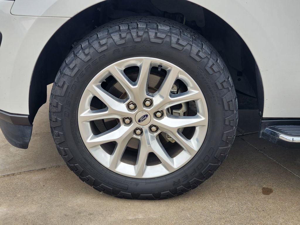 Certified 2021 Ford Expedition Max XLT image 10