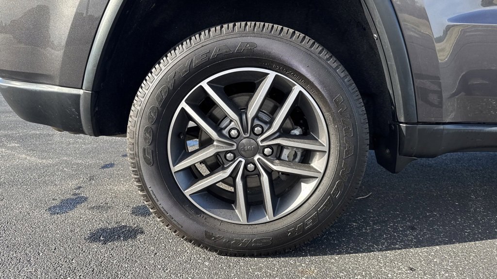 Used 2021 Jeep Grand Cherokee Limited image 35