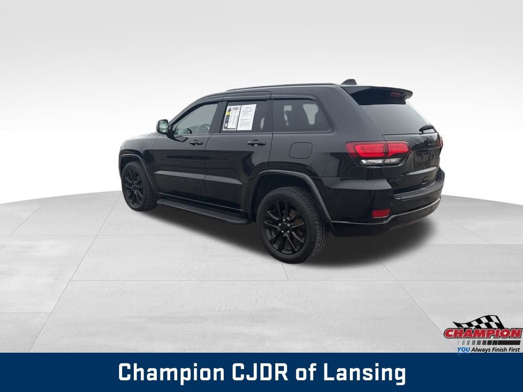 Used 2018 Jeep Grand Cherokee Altitude image 3