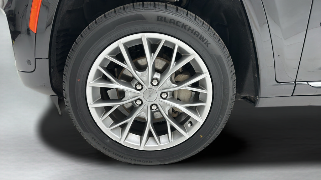 Used 2023 Jeep Grand Cherokee Summit AWD/4WD image 8