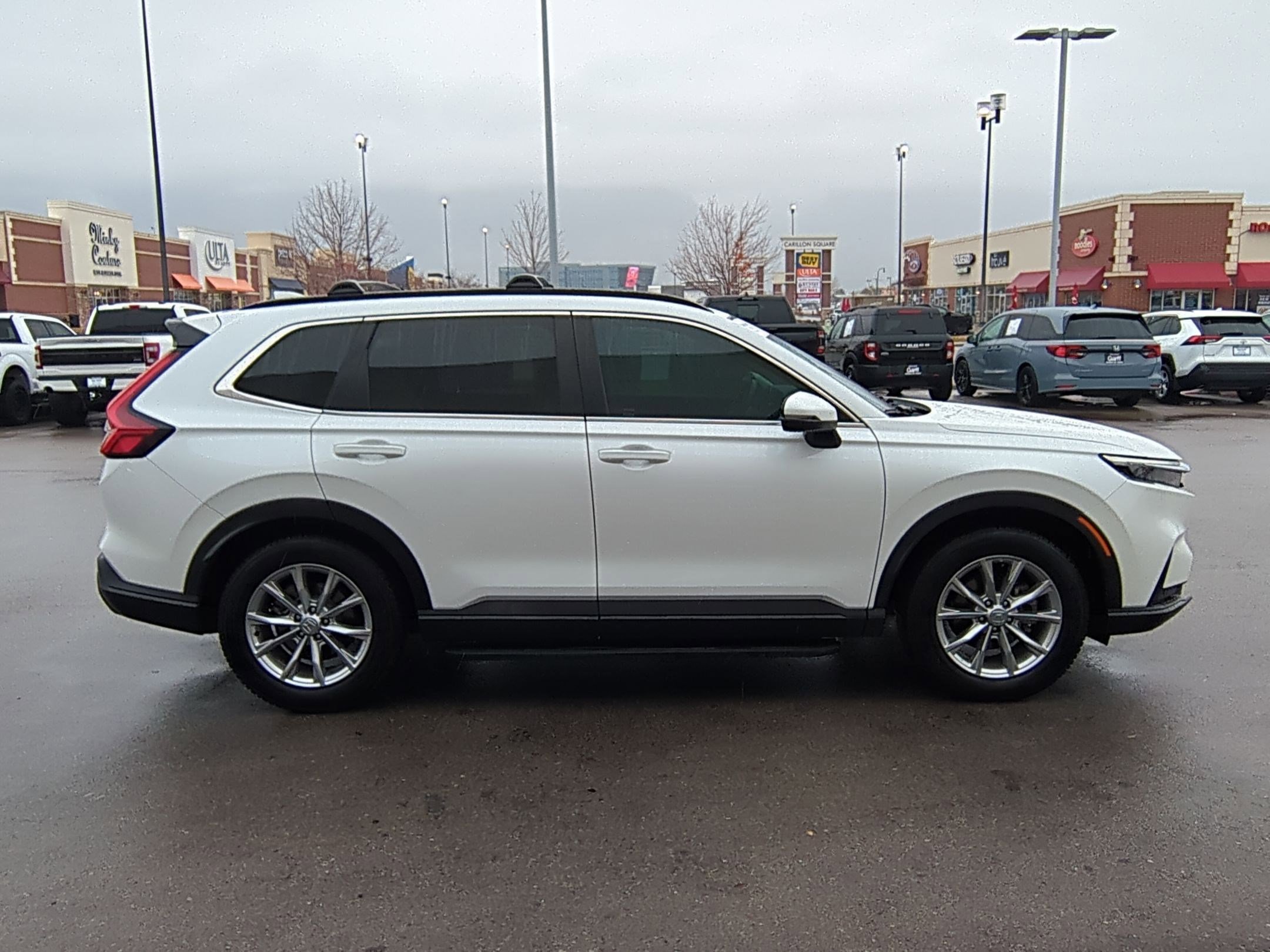 Used 2023 Honda CR-V EX-L image 2