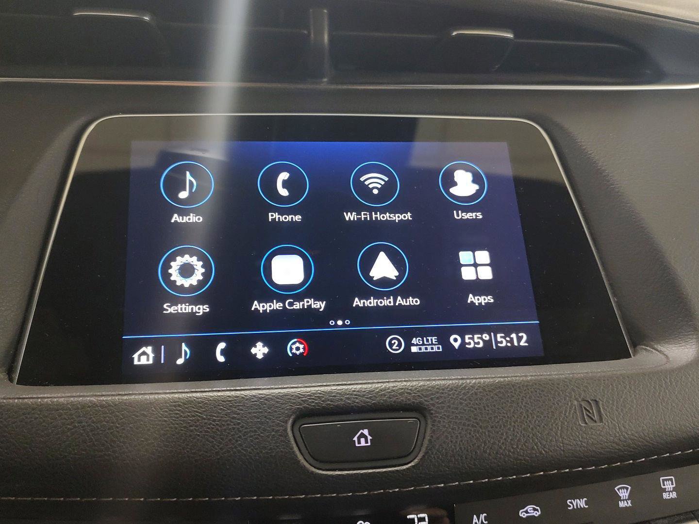 Used 2020 Cadillac XT4 Premium Luxury w/ Cold Weather Package AWD/4WD image 8