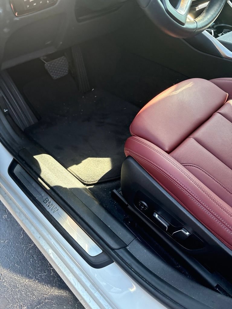 Certified 2024 BMW 330i Sedan w/ Premium Package RWD image 5
