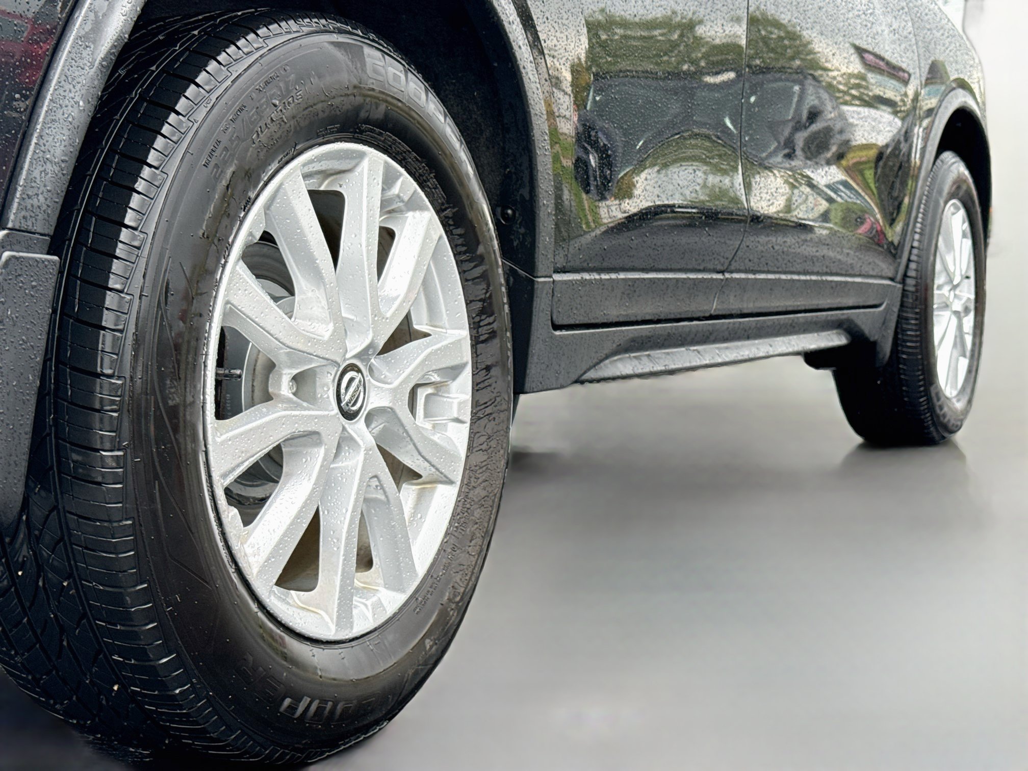 Used 2020 Nissan Rogue SV AWD/4WD image 9
