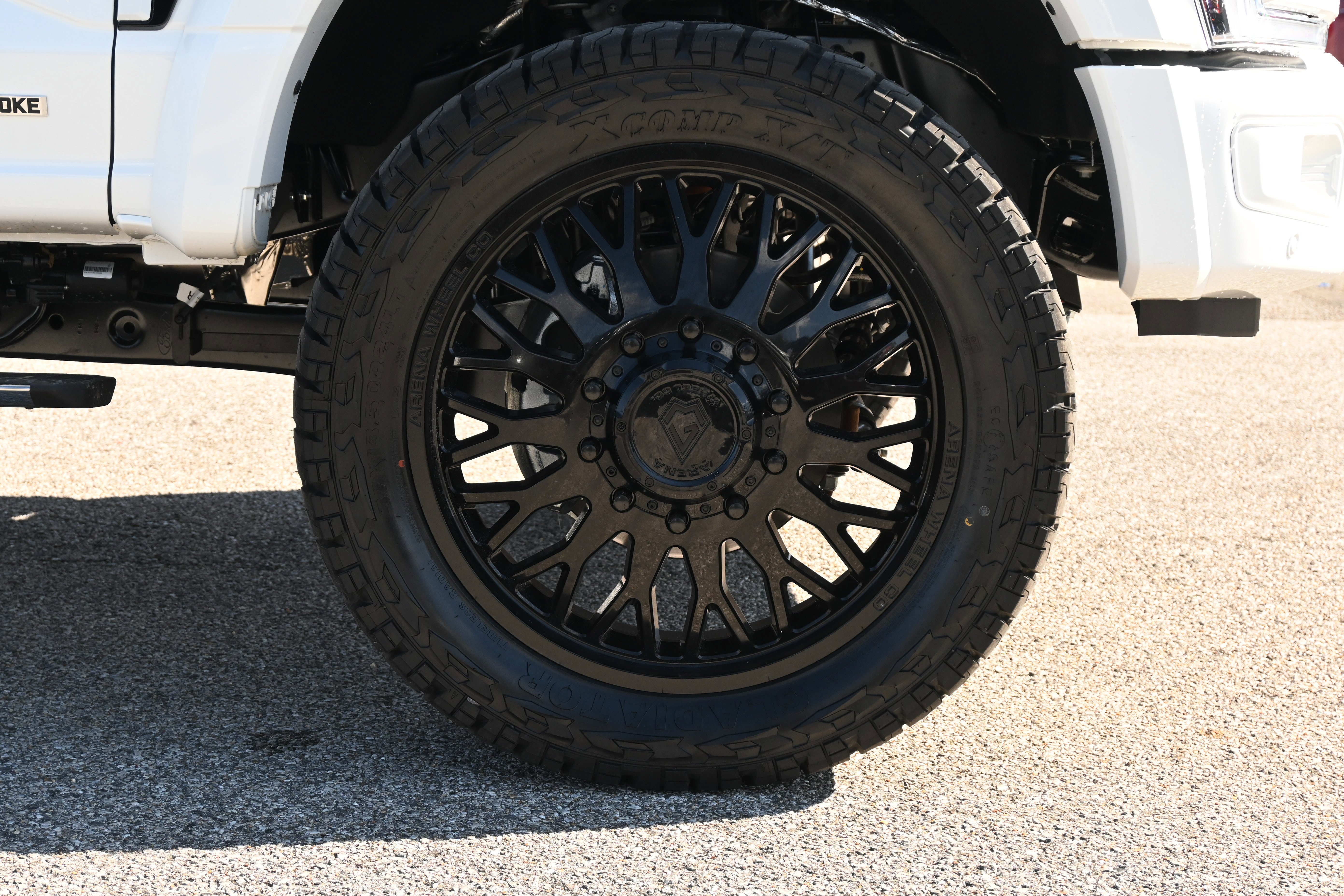 Used 2026 Ford F450 Platinum w/ FX4 Off-Road Package image 14