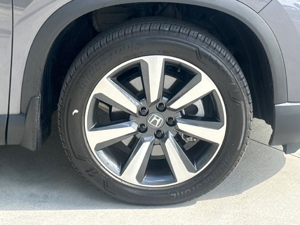 Certified 2024 Honda Pilot Touring image 11