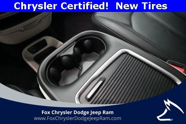 Certified 2024 Chrysler Pacifica Touring-L image 17