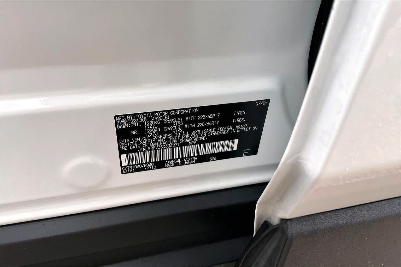 Used 2025 Toyota RAV4 LE AWD/4WD image 33
