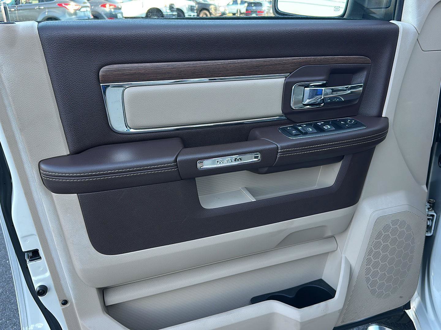 Used 2017 RAM 1500 Laramie w/ Convenience Group AWD/4WD image 10