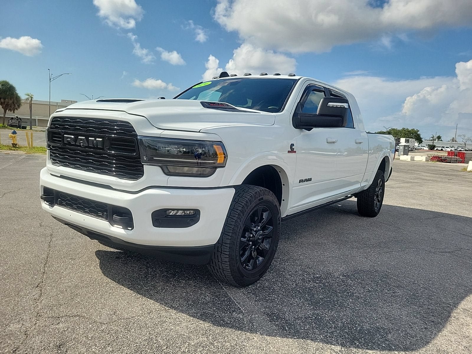 Used 2024 RAM 2500 Limited AWD/4WD image 2