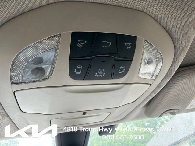 Used 2018 Chrysler Pacifica Touring Plus w/ Tire & Wheel Group FWD image 22